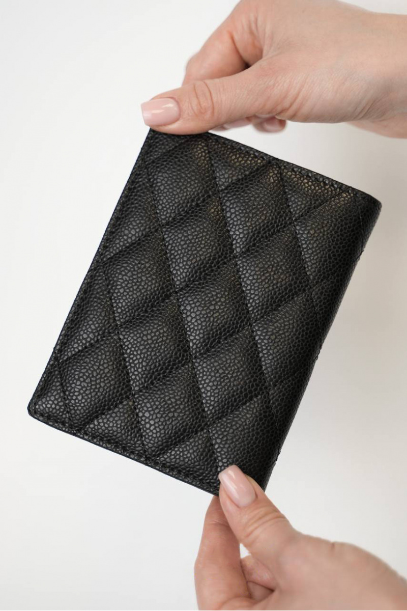 Chаnеl Кожаная обложка на паспорт quilted 14.5x10 см