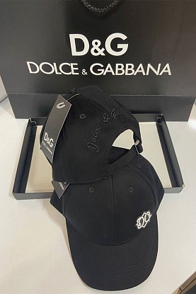 Чёрная бейсболка