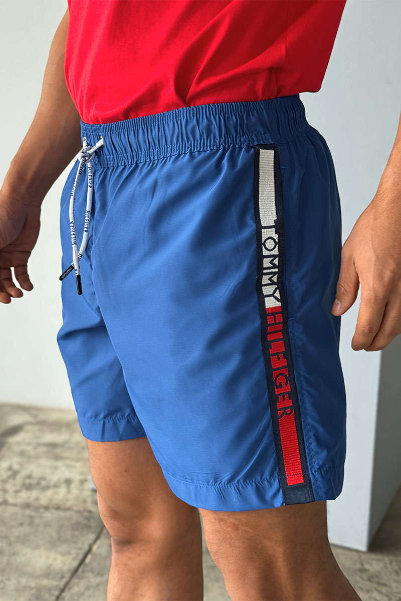 Tommy Hilfiger Шорты синего цвета taped logo