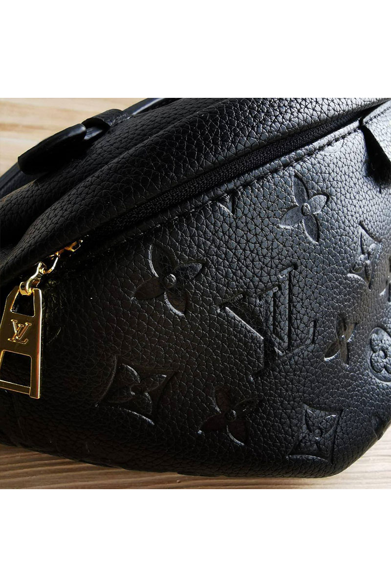 Lоuis Vuittоn Кожаная сумка на пояс Monogram All-over 23x16x10 см