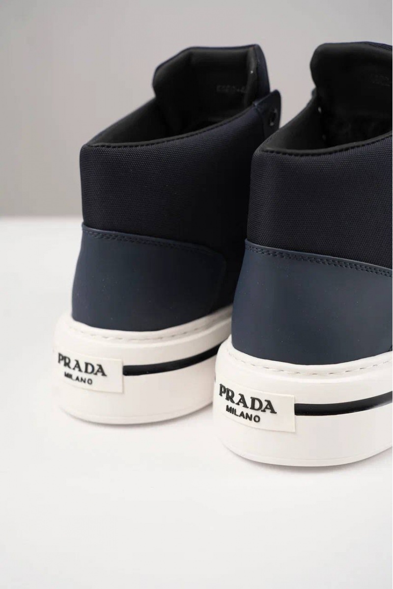 Prada Комбинированные кроссовки с мехом Prada