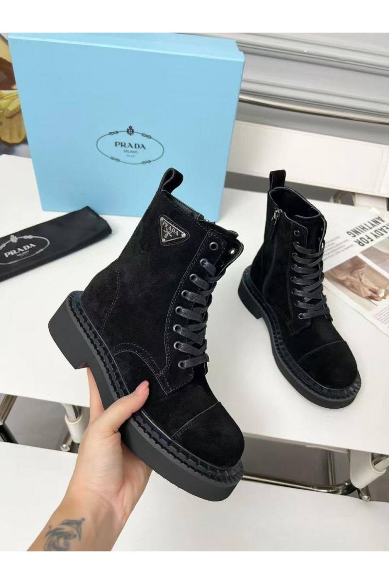 Prada Женские замшевые ботинки 