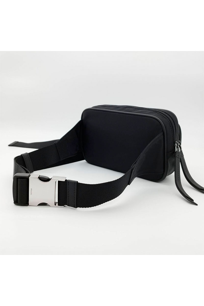Prada Чёрная сумка на пояс 23x19x9 см