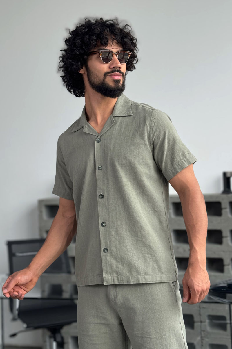 Loro Piana Мужская рубашка цвета хаки 
