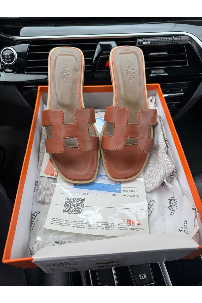 Hermes Женские кожаные шлёпанцы Oran