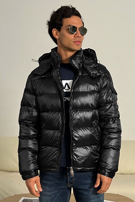 Чёрный пуховик Maya logo-patch