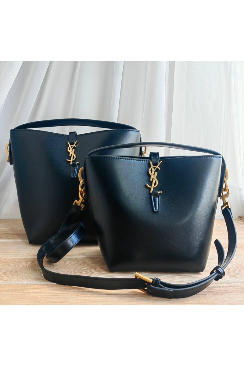 Yves Saint Laurent Кожаная сумка Le 37 bucket bag 20x25 см
