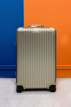 Чемодан Aluminum M Premium 66x43x27 см