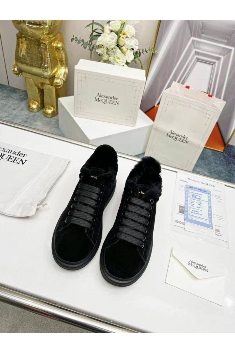 Alexander McQueen Замшевые кроссовки с мехом 