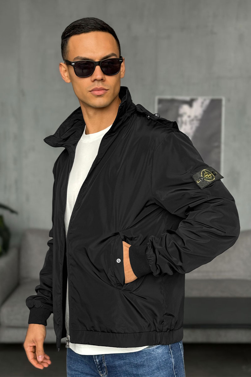 Stone Island Мужская чёрная куртка с патчем на плече