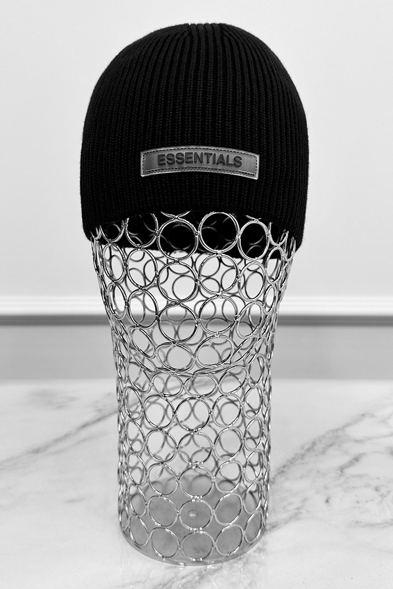 Designer Clothing Чёрная шапка Fear Of God Essentials logo-patch