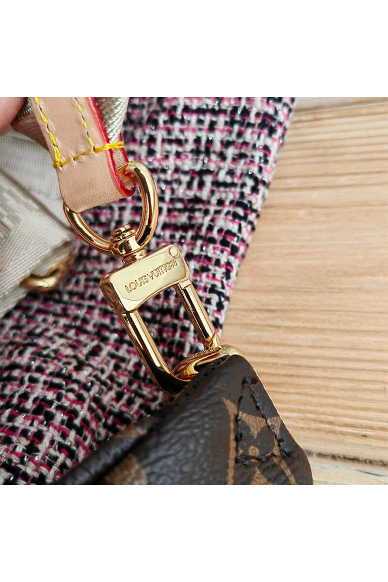 Lоuis Vuittоn Кожаная сумка на пояс Monogram 39x16.5 см