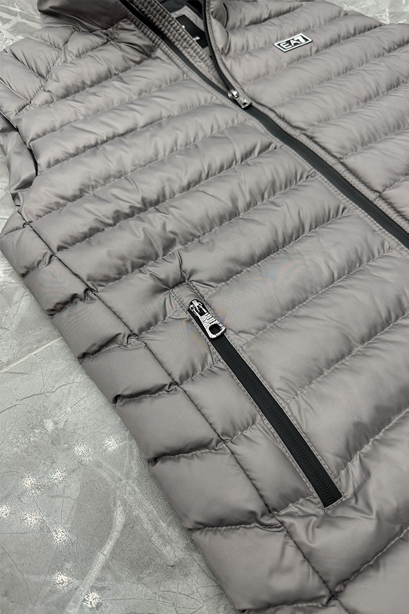 Emporio Armani EA7 Мужской жилет серо-бежевого цвета
