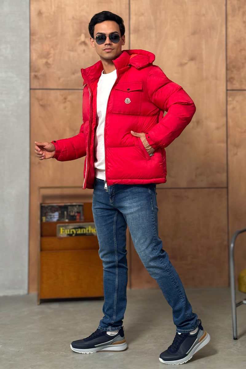 Moncler Мужская куртка красного цвета