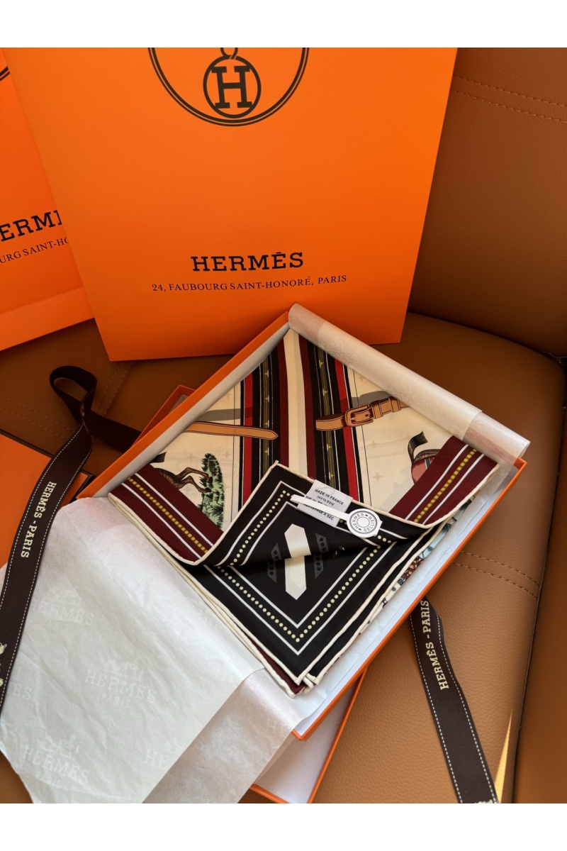 Hermes Платок Couvertures et Tenues de Jour premium 86x87 см