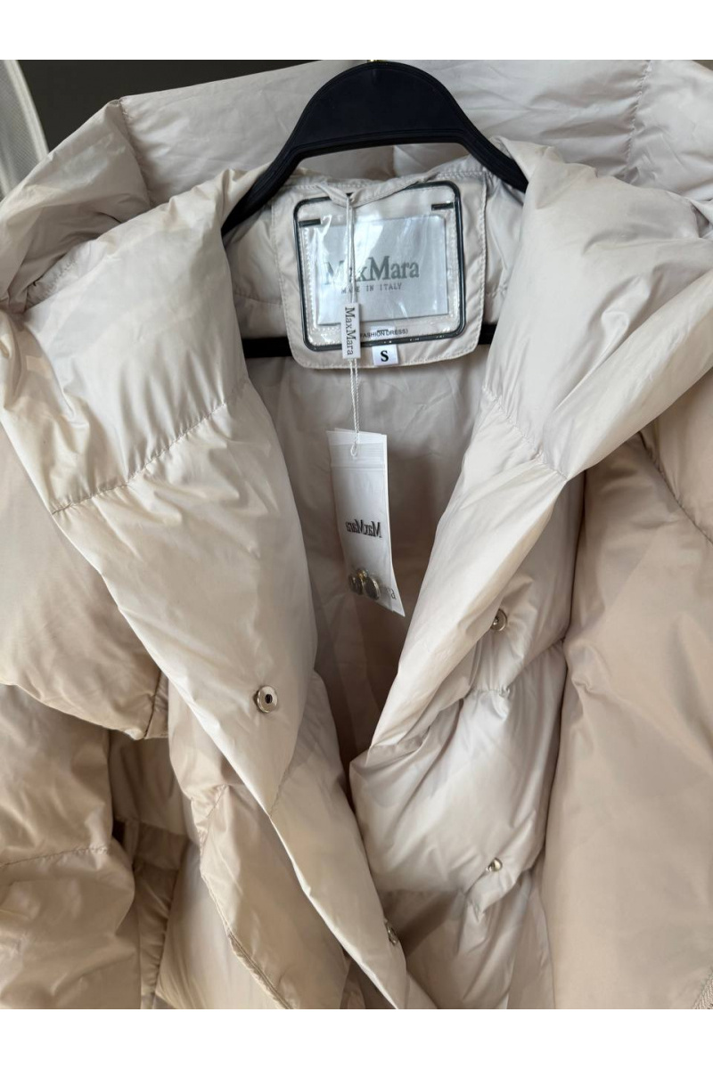 Max Mara Женский бежевый пуховик Max Mara