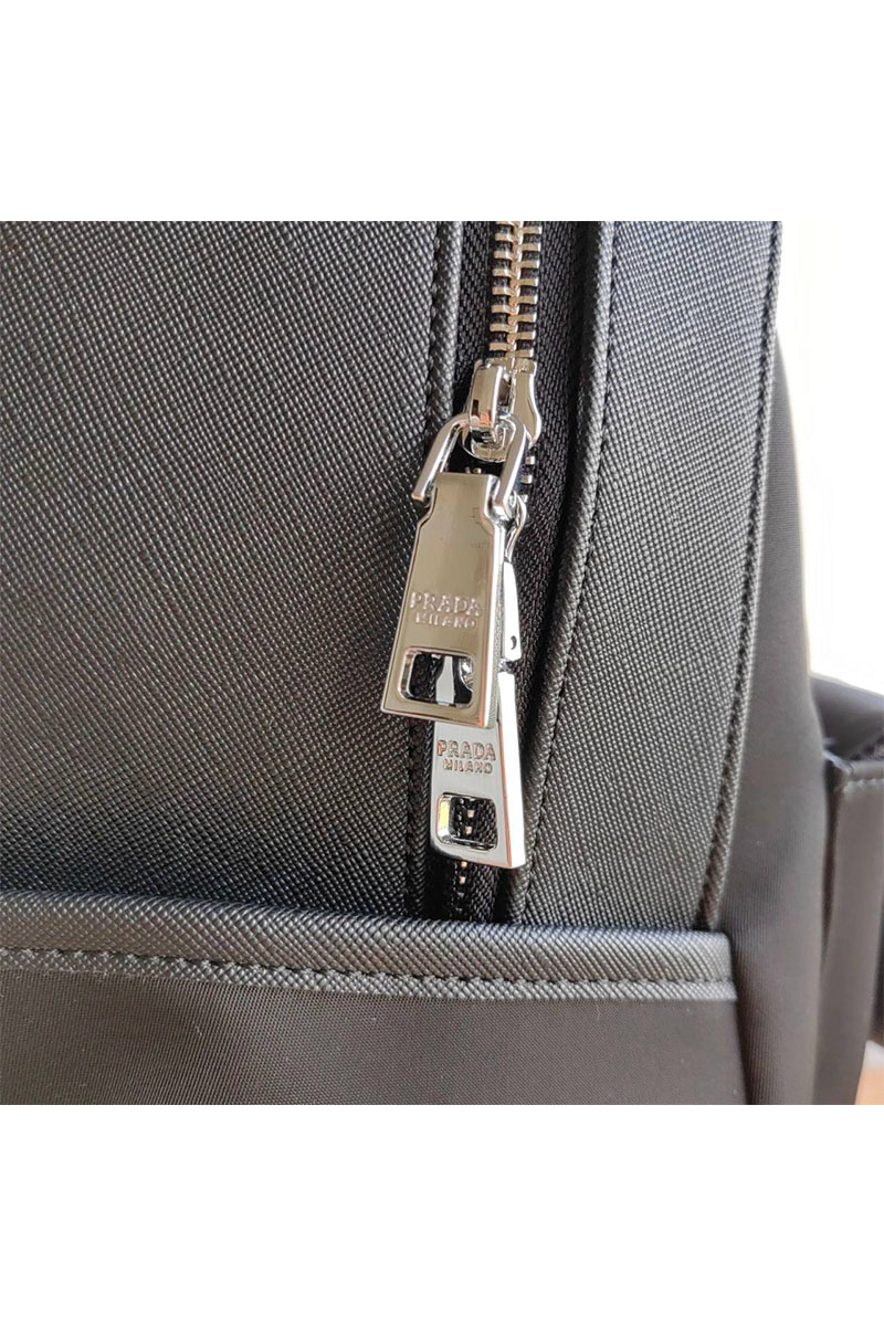 Prada Нейлоновый рюкзак logo-plaque 40x30 см