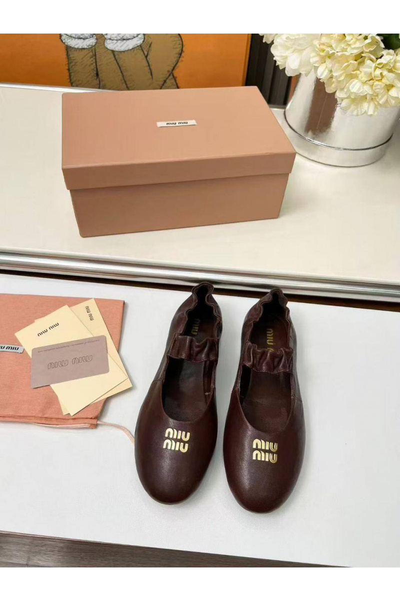 MIU MIU Женские кожаные балетки с круглым мысом 