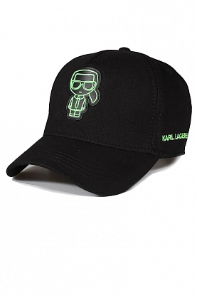 Чёрная бейсболка