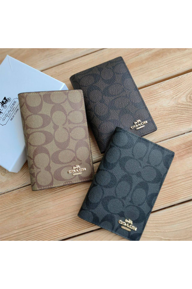 Coach Кожаная обложка на паспорт Coach 14х9,5 см (3 расцветки)
