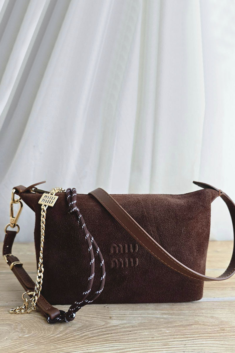 MIU MIU Замшевая сумка 22x14 см