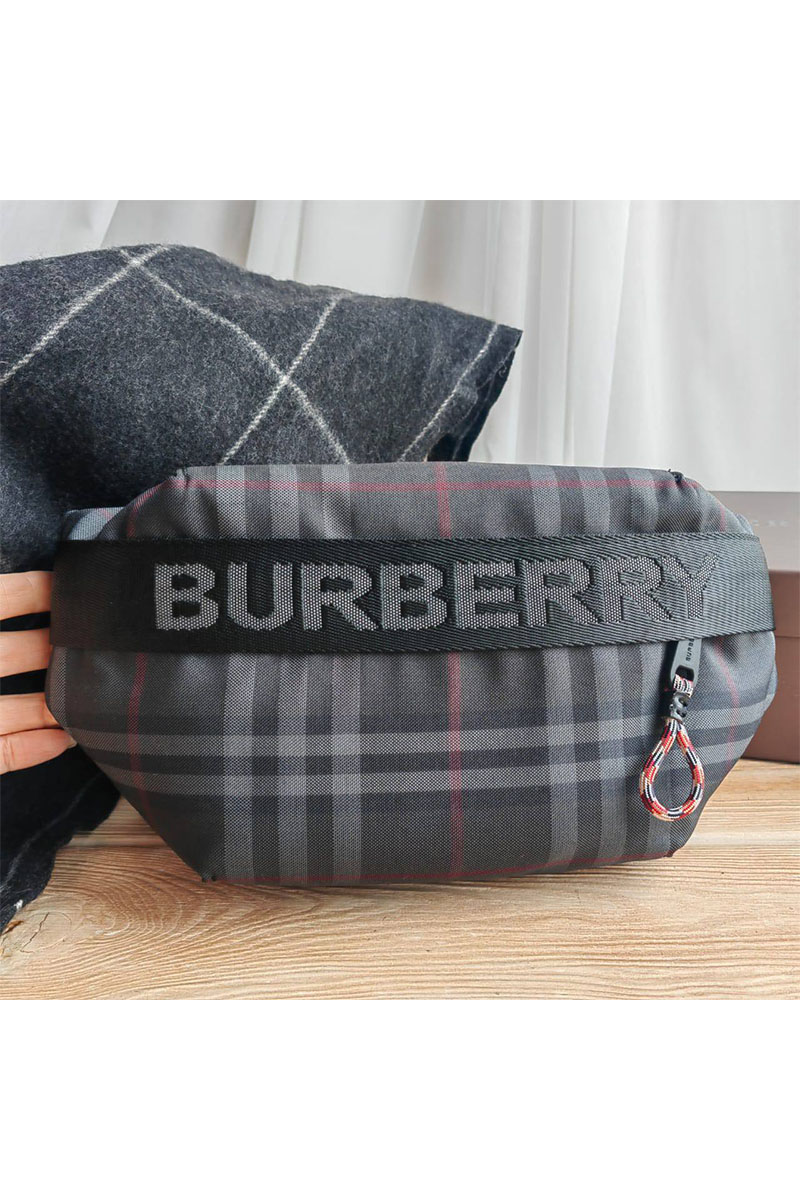 Burberry Сумка на пояс Check 28x14 см