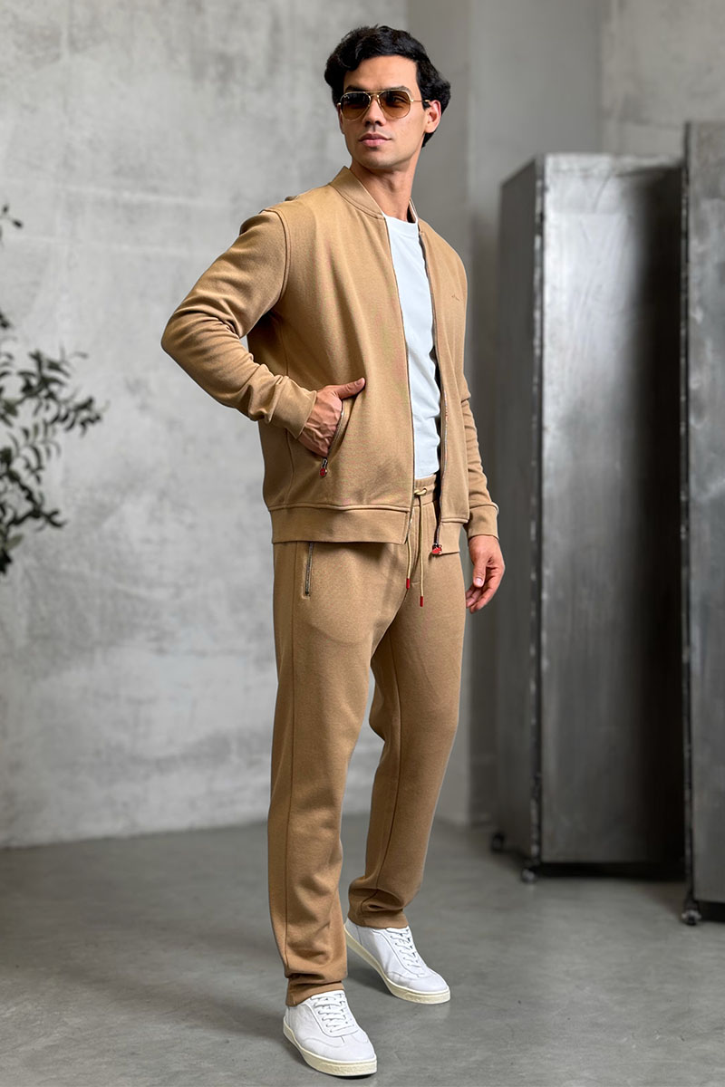 Kiton Спортивные штаны бежевого цвета