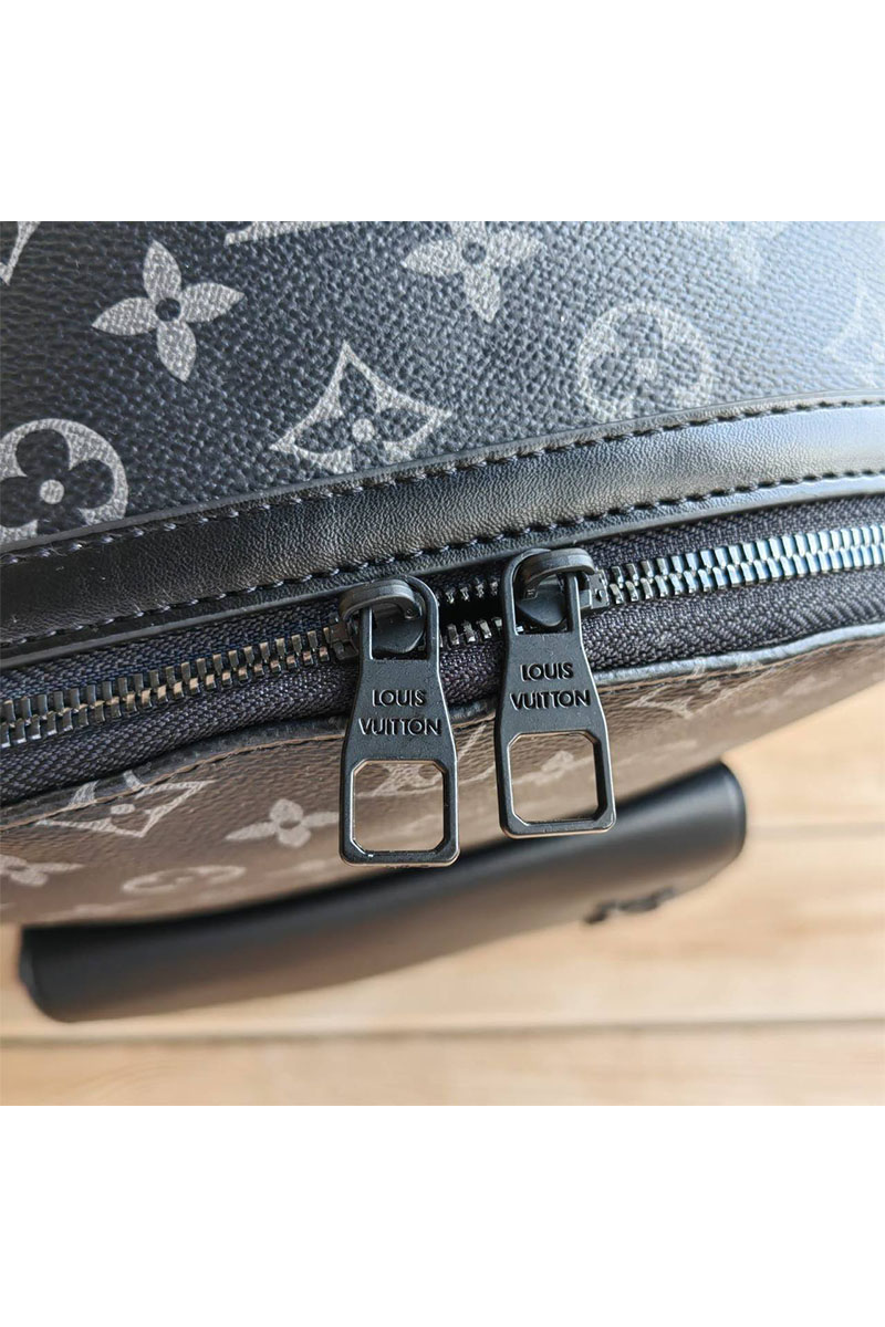 Lоuis Vuittоn Кожаный рюкзак Discovery Monogram Eclipse 40х30 см