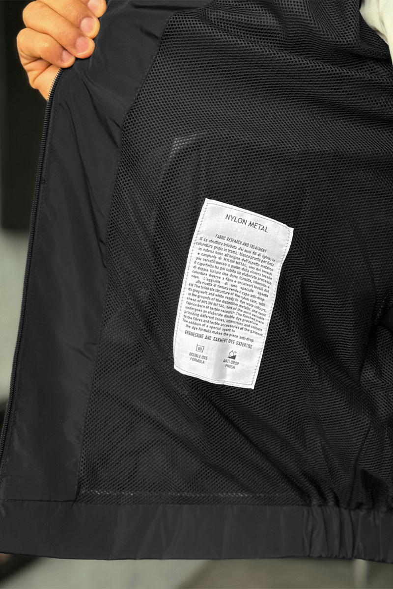 Stone Island Мужская чёрная куртка с патчем на плече