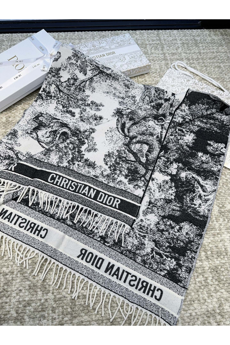 Dior Шарф Toile de Jouy Sauvage premium 140x140 см