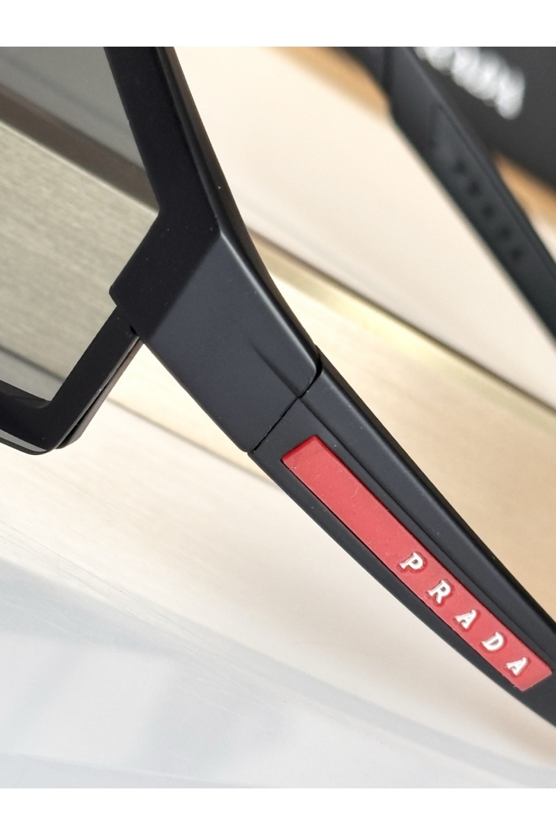 Prada Солнцезащитные очки Linea Rossa