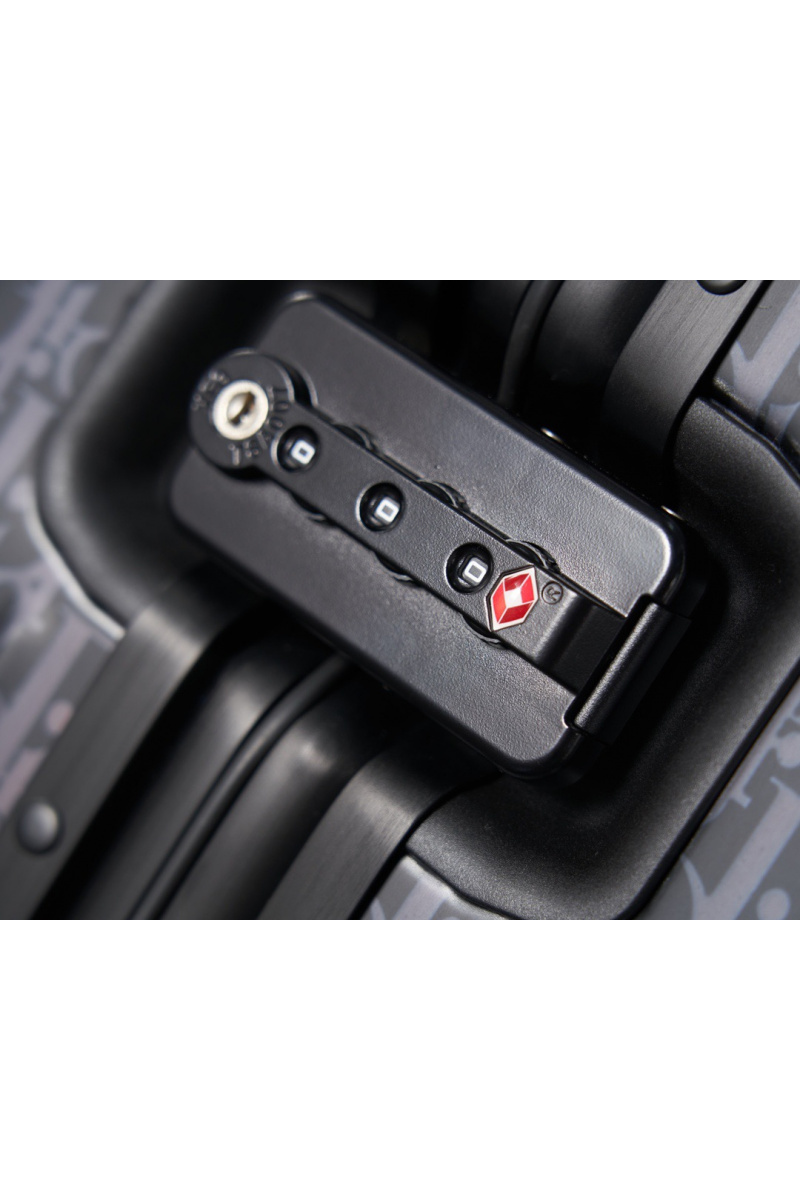 Rimowa Чемодан Aluminum M Premium 67x42x27 см