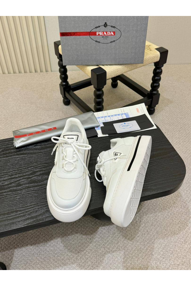 Prada Комбинированные кроссовки logo-plaque - White