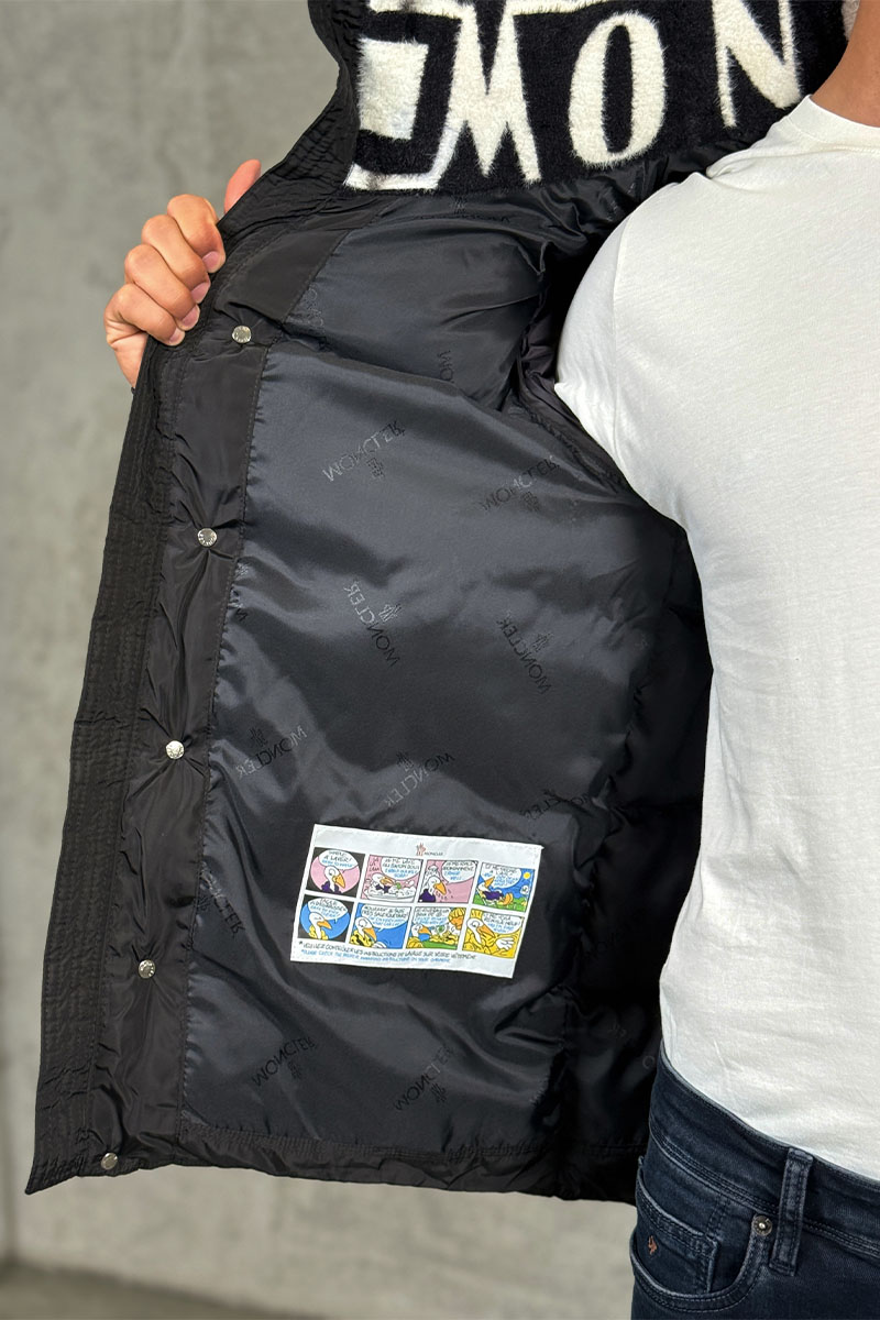 Moncler Куртка чёрного цвета logo-patch