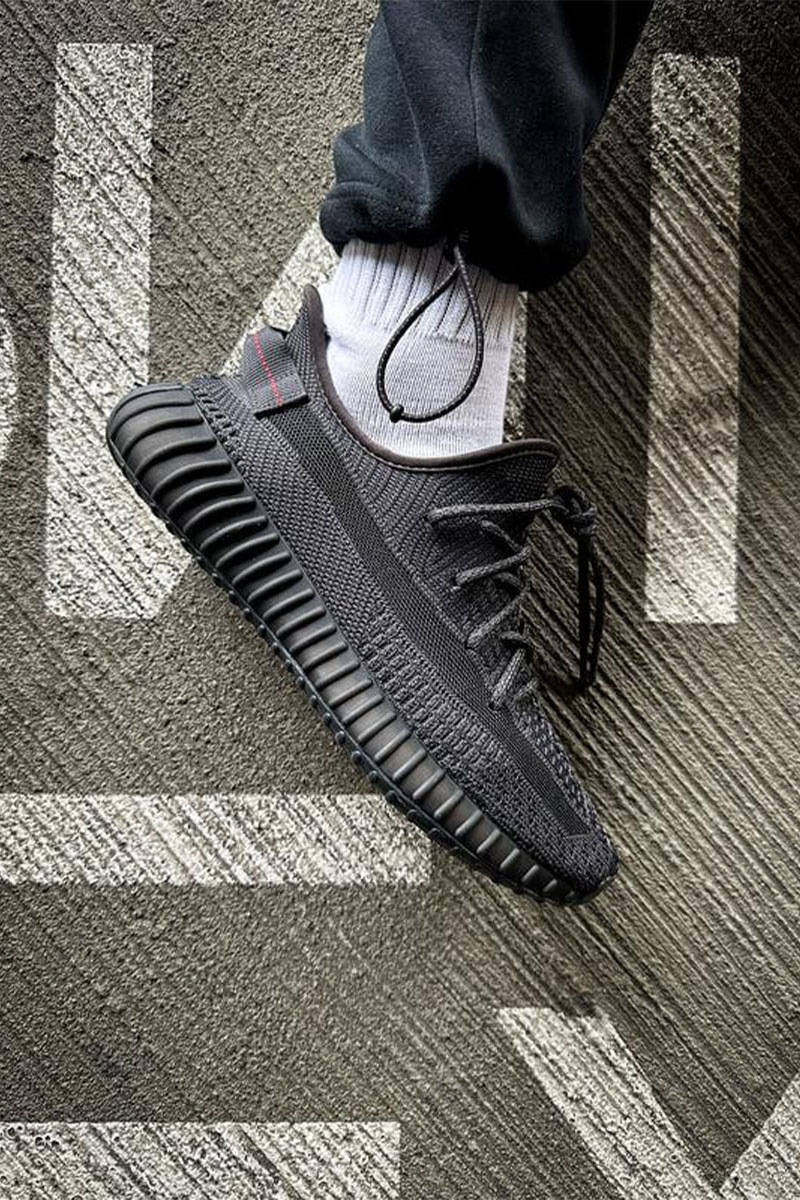 Adidas Кроссовки Yeezy Boost 350 v2 Black "Reflective laces" premium